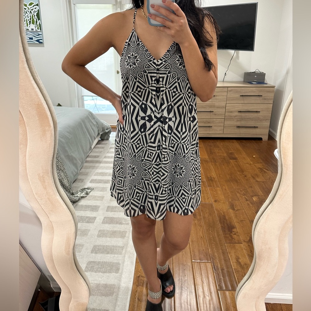 Alice + Olivia abstract print silk black & white mini dress